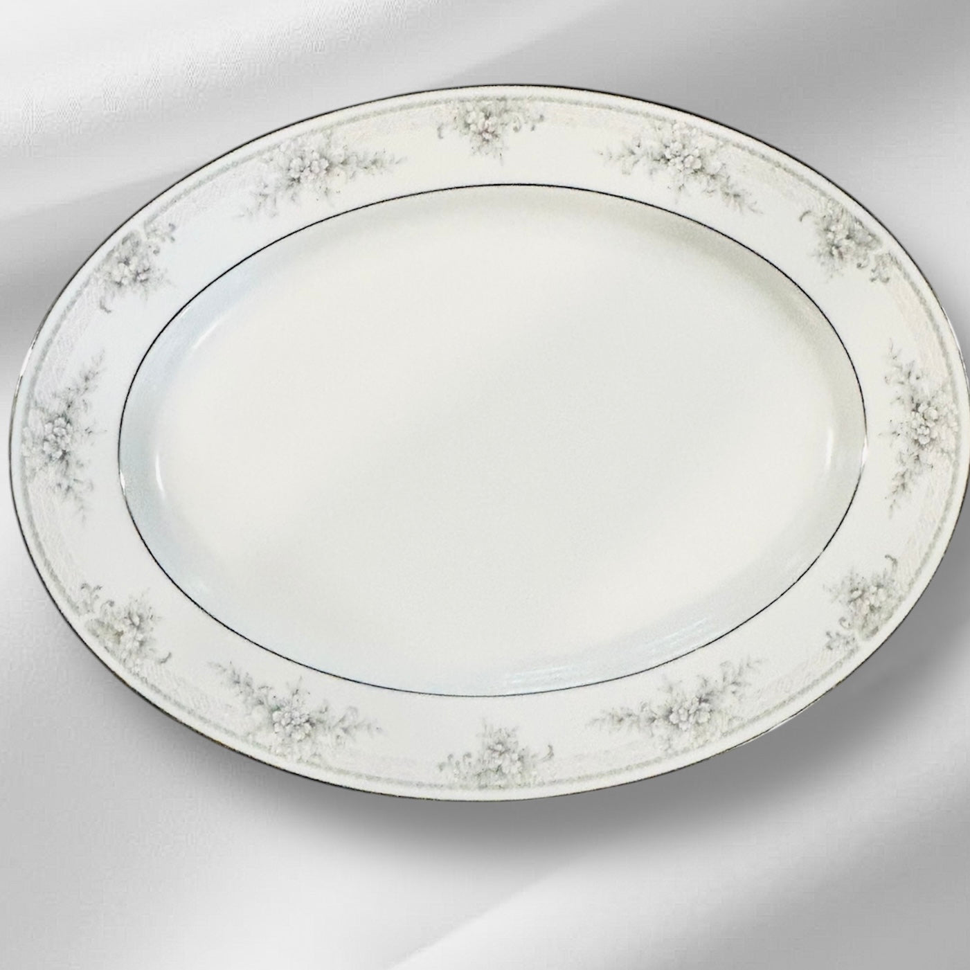 Legendary by Noritake Sweet Leilani China. 11 pieces.