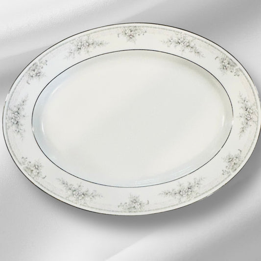 Legendary by Noritake Sweet Leilani China. 11 pieces.