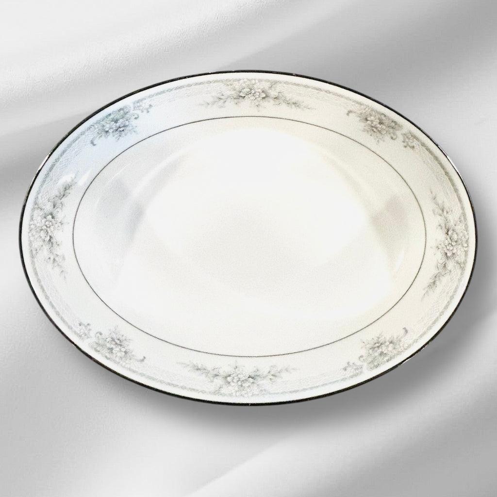 Legendary by Noritake Sweet Leilani China. 11 pieces.