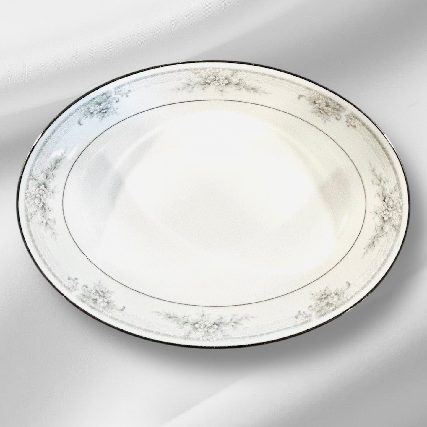 Legendary by Noritake Sweet Leilani China. 11 pieces.