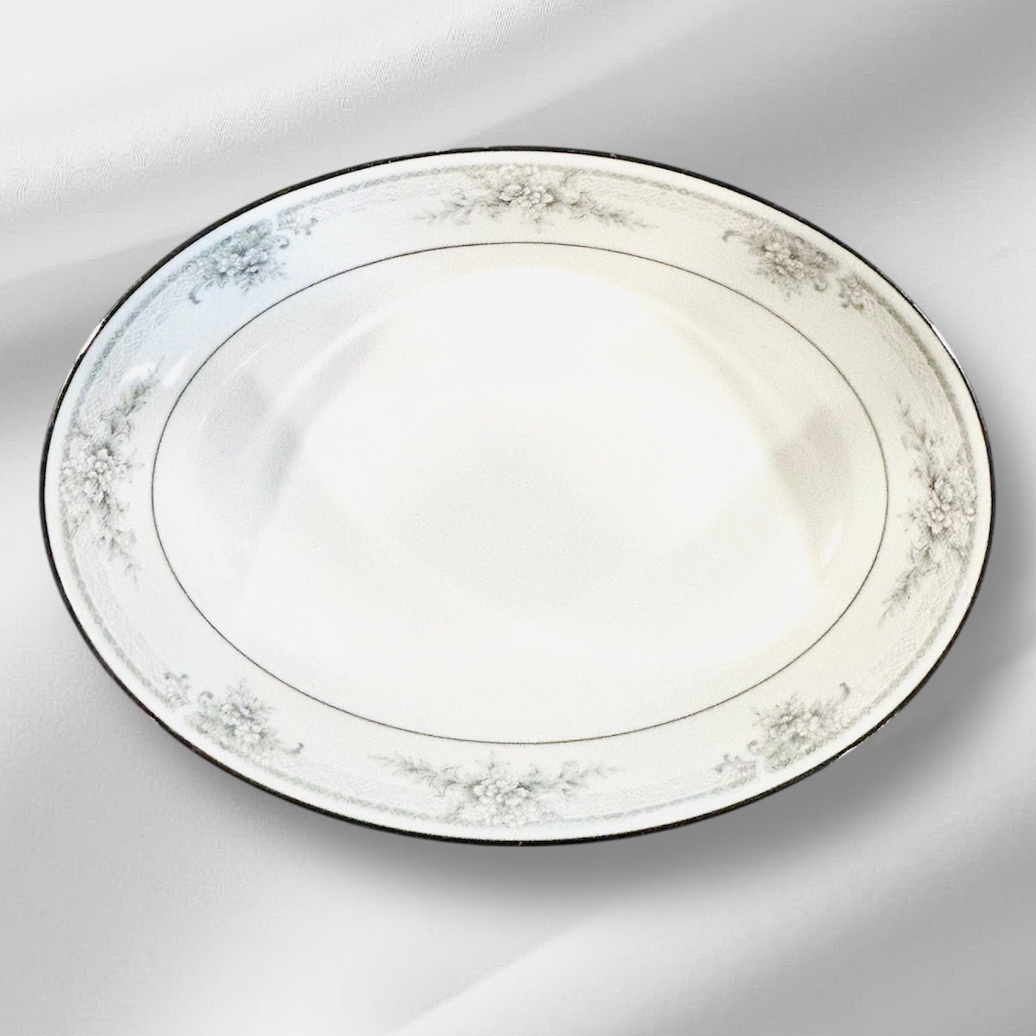 Legendary by Noritake Sweet Leilani China. 11 pieces.