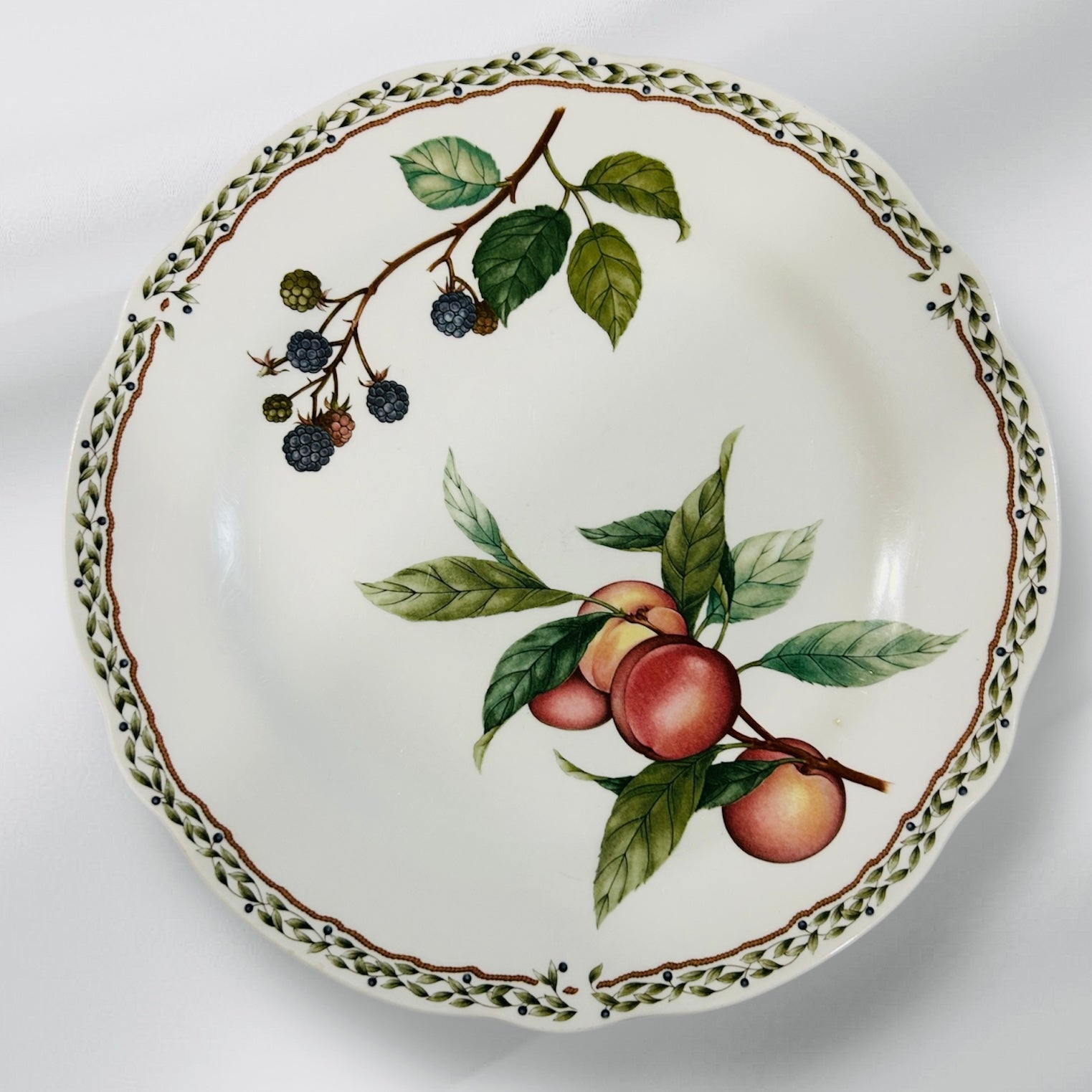 Royal Orchard by Noritake 5 pieces.