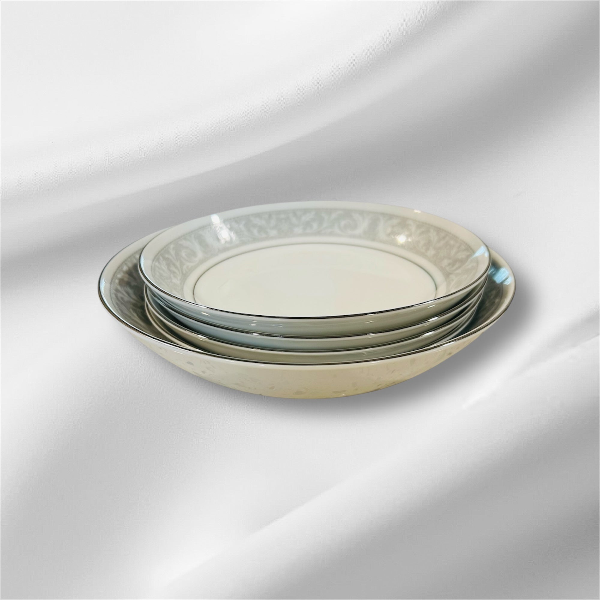 Whitney Collection by Imperial Japan. Serving Bowls 5 pieces.