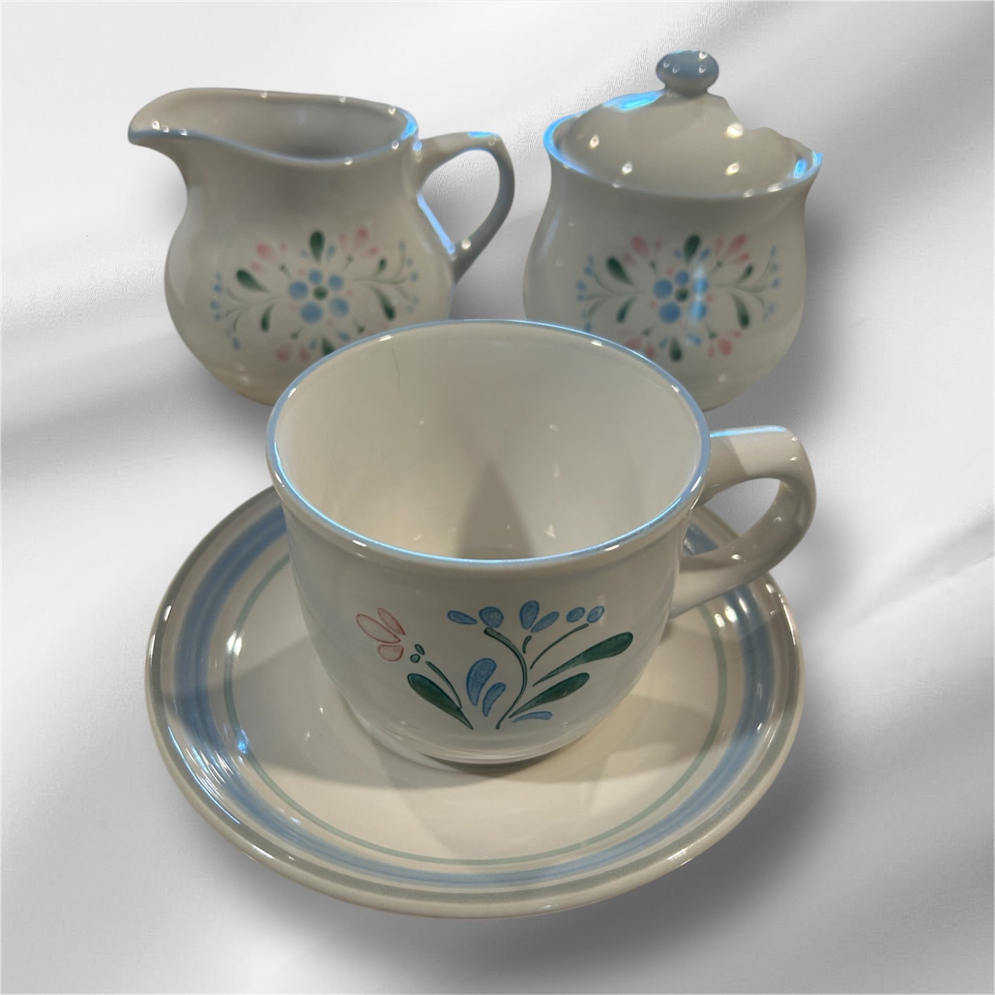 Fascino Japan Stoneware Blue Pink Flower by Yamaka. Set of 8