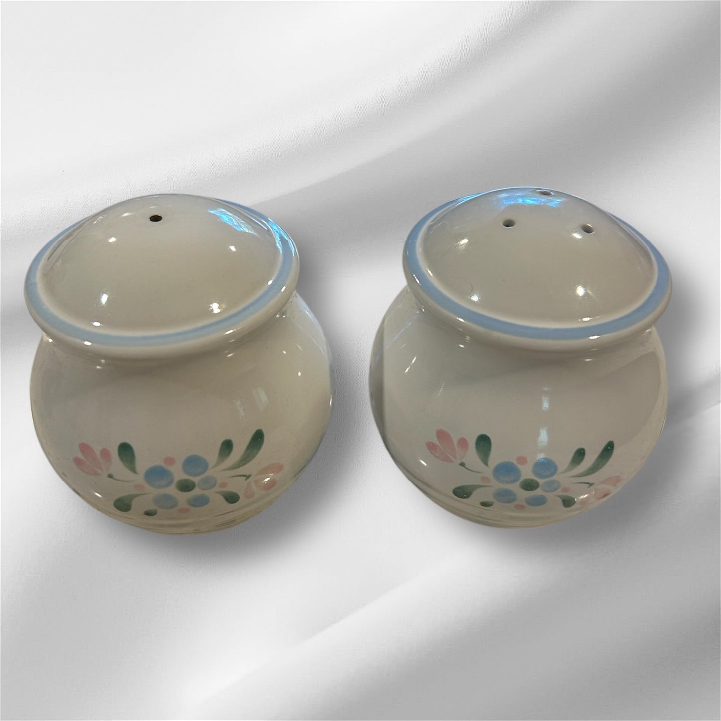 Fascino Japan Stoneware Blue Pink Flower by Yamaka. Set of 8