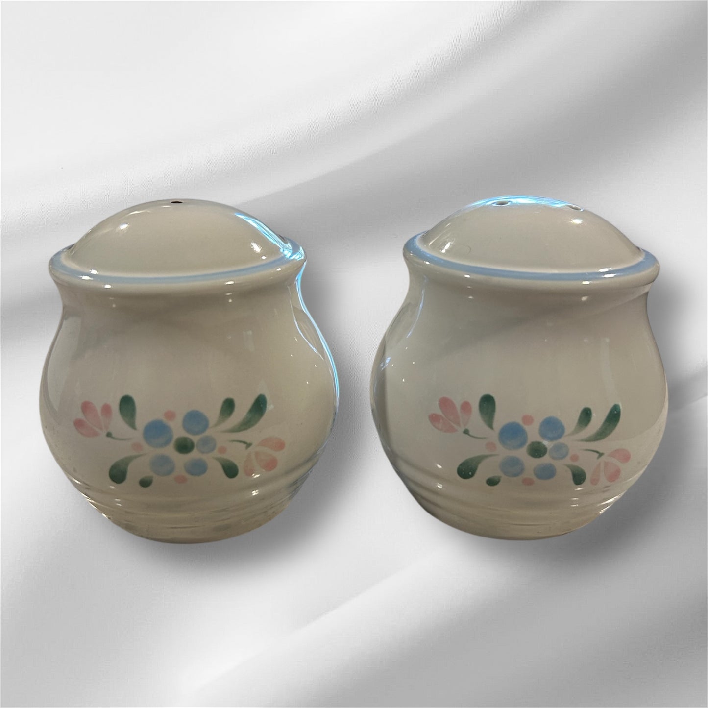 Fascino Japan Stoneware Blue Pink Flower by Yamaka. Set of 8